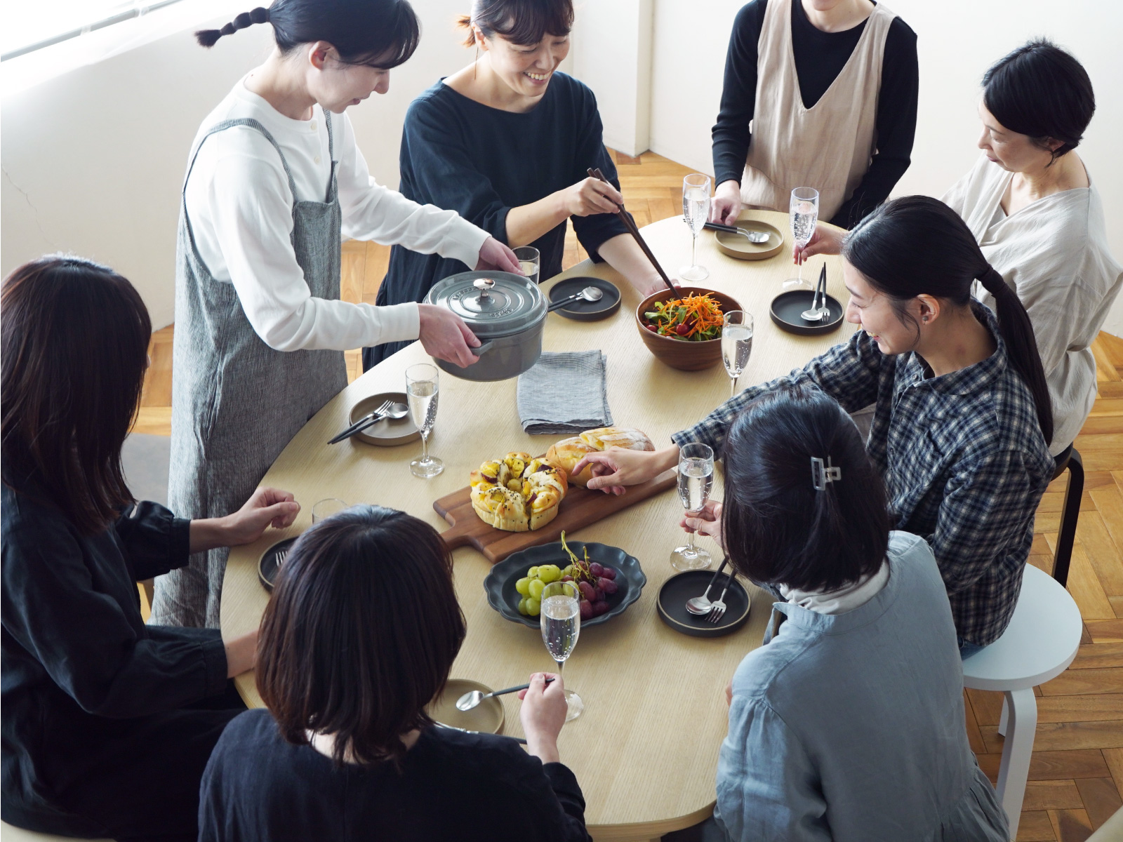 やさしい暮らし-SHUNO（シュノ）収納付き 変形ダイニングテーブル180 大人数で囲む