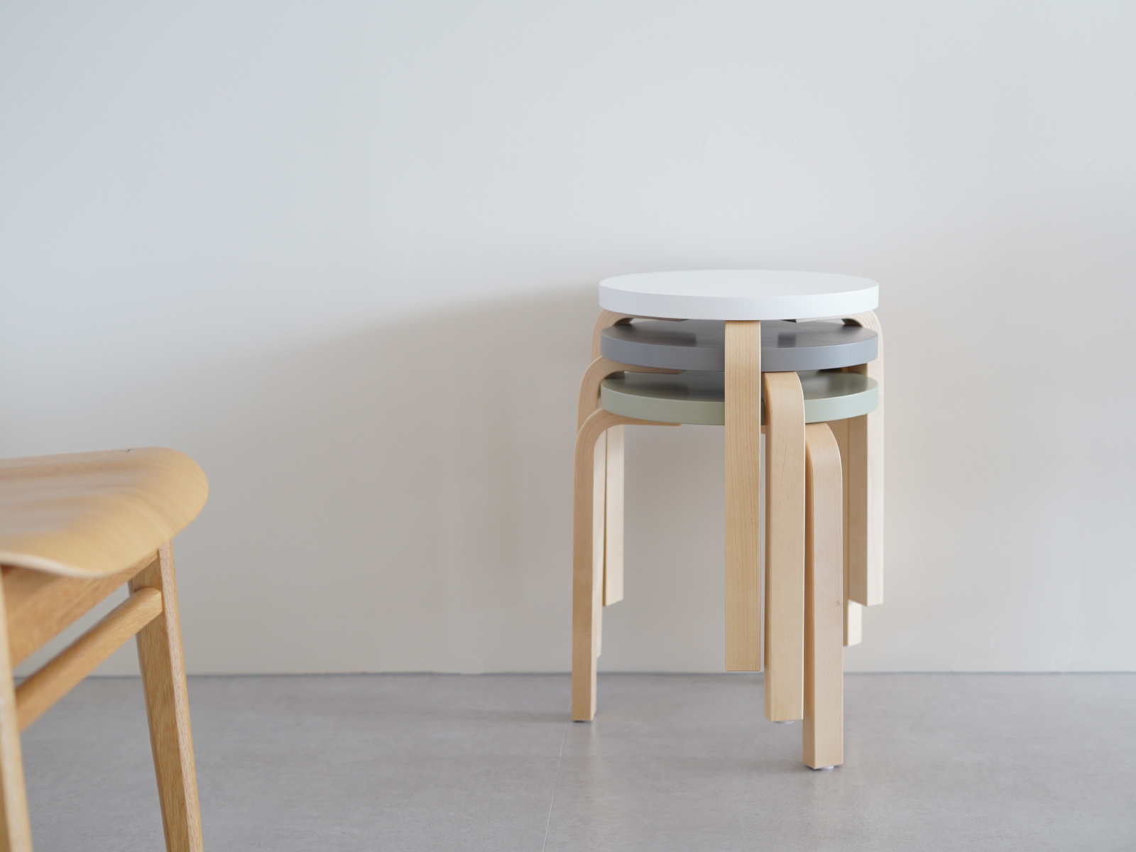 artek (アルテック) 3本脚 スツール60 / STOOL60 ラッカー 全3色