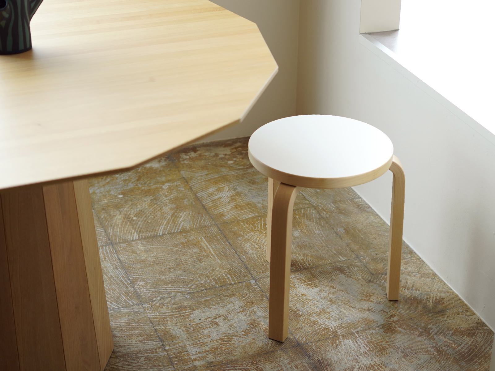 artek (アルテック)  3本脚 スツール stool60 ホワイトラミネート