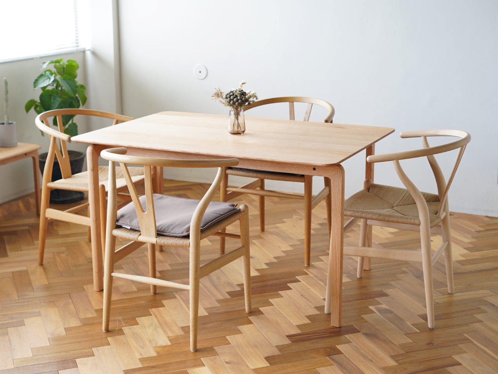 DENTO 伝統工芸 LISCIO（リッショ） ダイニングテーブル 4人掛け 126×84 オーク 無垢材1