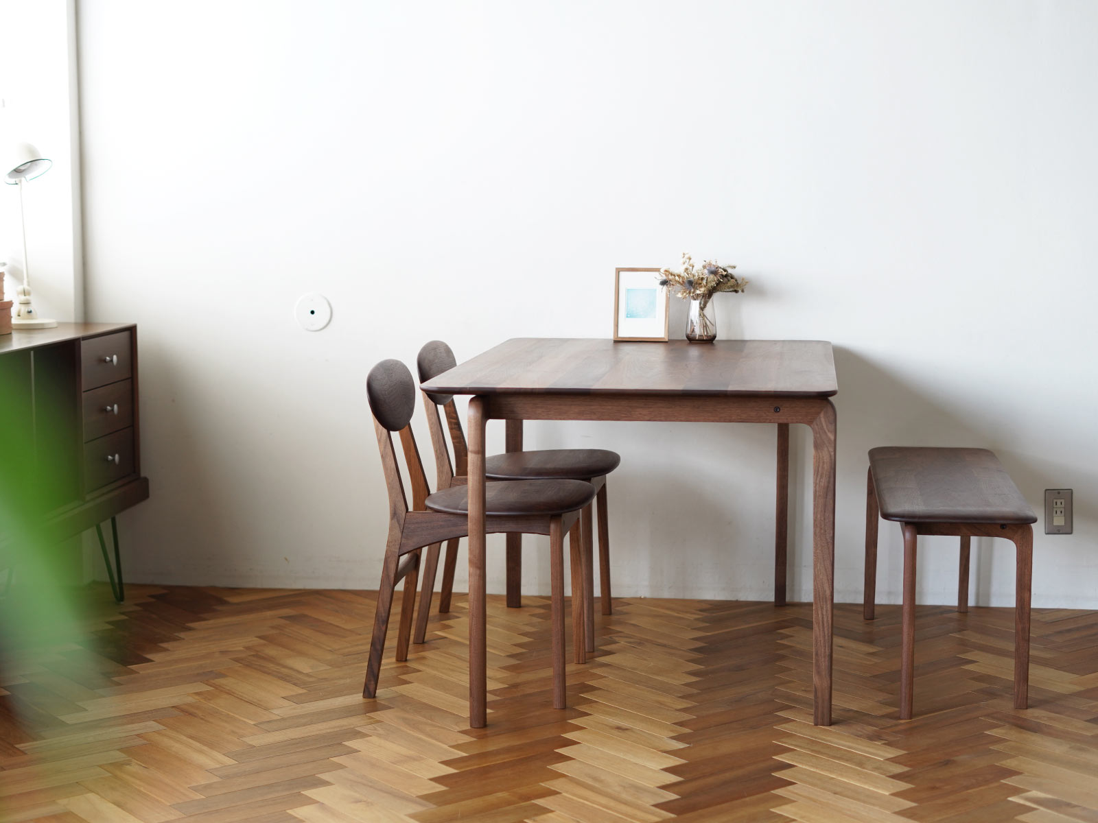DENTO 伝統工芸 LISCIO（リッショ） ダイニングテーブル 4人掛け 126×84 ウォールナット 無垢材5