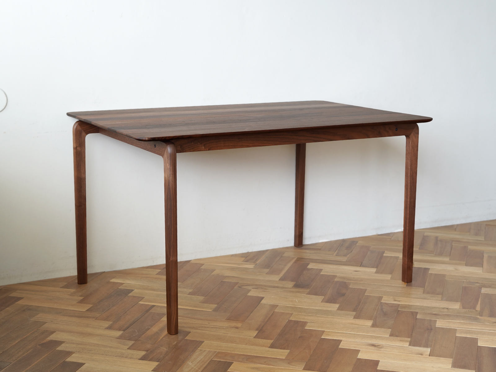 DENTO 伝統工芸 LISCIO（リッショ） ダイニングテーブル 4人掛け 126×84 ウォールナット 無垢材6