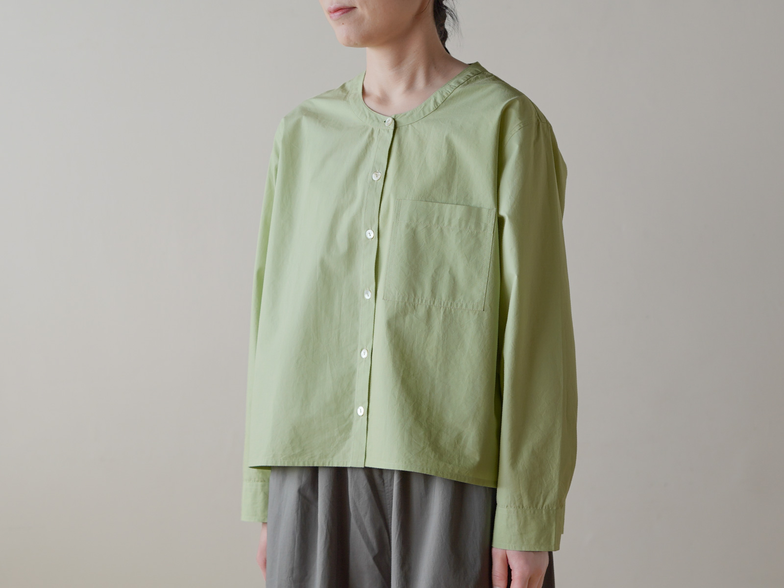 あっこたん×キナル×miiThaaiiあっこたんと作る理想のお洋服るんるんシャツメローネグリーンシルエット1