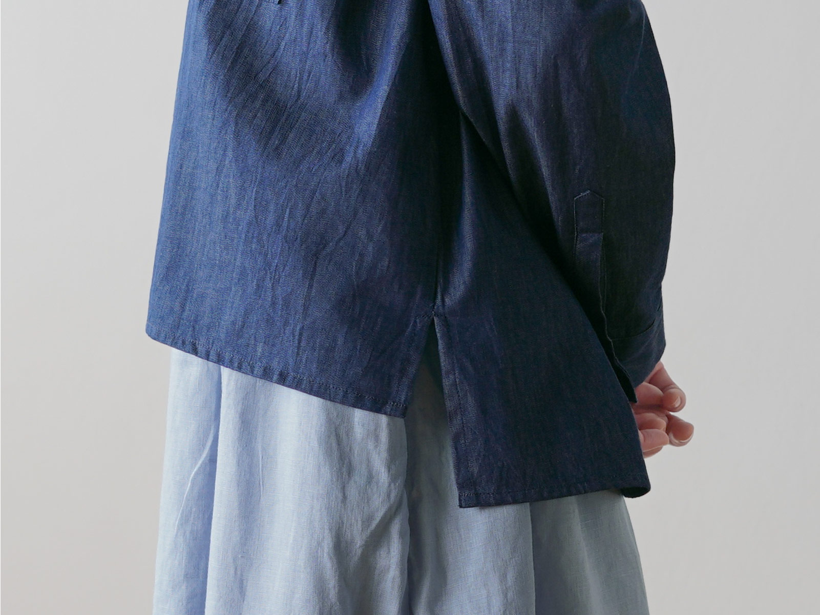 あっこたん×キナル×miiThaaiiあっこたんと作る理想のお洋服るんるんシャツブルーベリー裾スリット