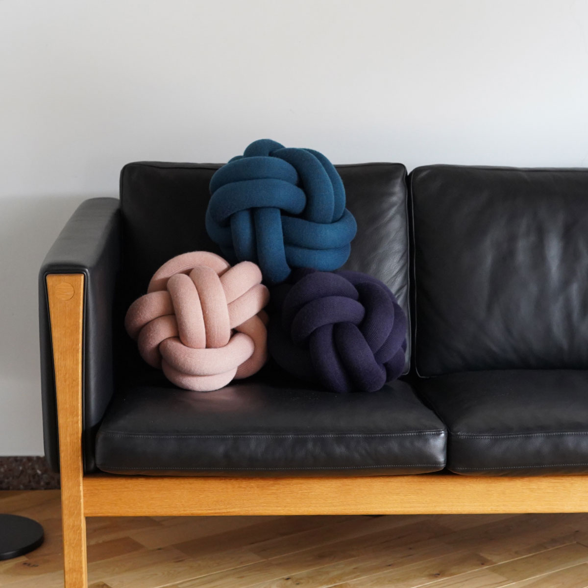 《展示品セール40%オフ》 デザインハウス・ストックホルム Knot Cushion ノット クッション1
