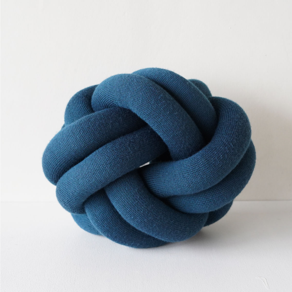 《展示品セール40%オフ》 デザインハウス・ストックホルム Knot Cushion ノット クッション7