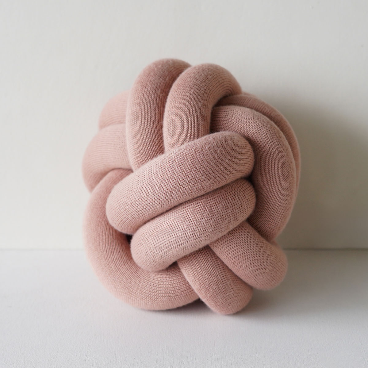 《展示品セール40%オフ》 デザインハウス・ストックホルム Knot Cushion ノット クッション9